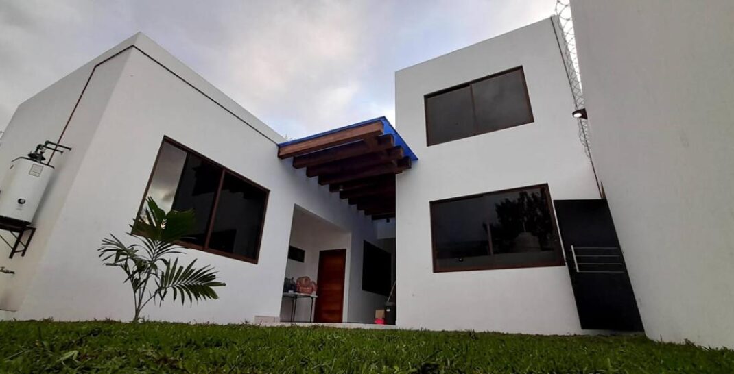 Renta fija Puerto Escondido, Casa en Col. Las Flores, Casa 4 recámaras Puerto Escondido. 1